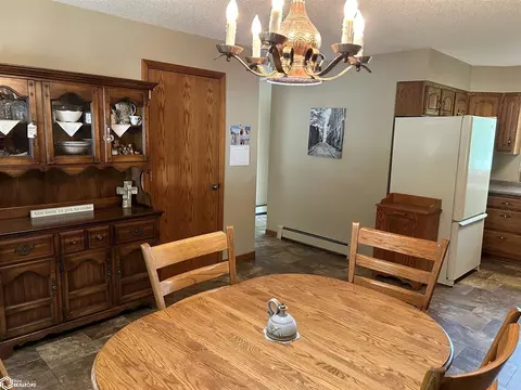 335 W Lyons St, Garner, IA 50438 photo 7
