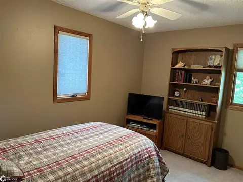 335 W Lyons St, Garner, IA 50438 photo 18