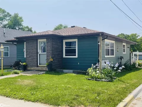 108 5th St, West Point, IA 52656