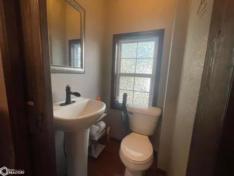 618 W State St, Centerville, IA 52544 photo 17