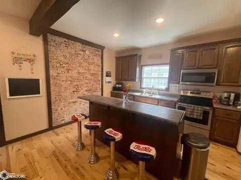 618 W State St, Centerville, IA 52544 photo 6