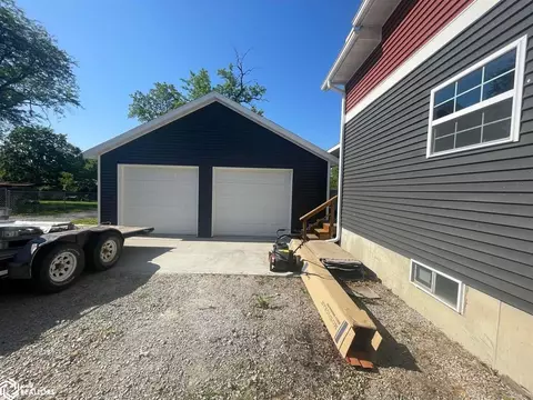 618 W State St, Centerville, IA 52544 photo 4