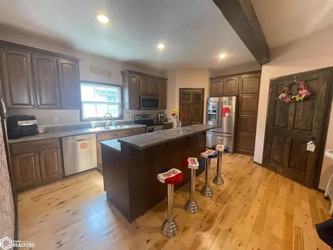 618 W State St, Centerville, IA 52544 photo 5