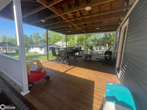 618 W State St, Centerville, IA 52544 photo 3