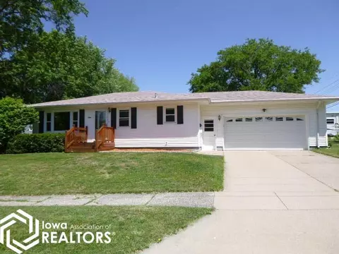 2120 Spray St, Burlington, IA 52601