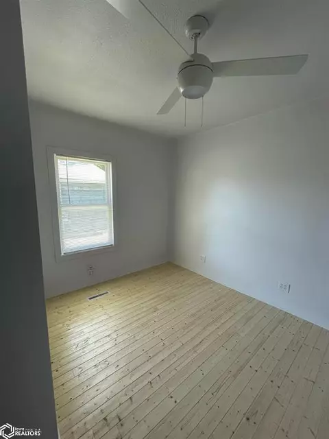 528 W Maple St, Centerville, IA 52544 photo 10