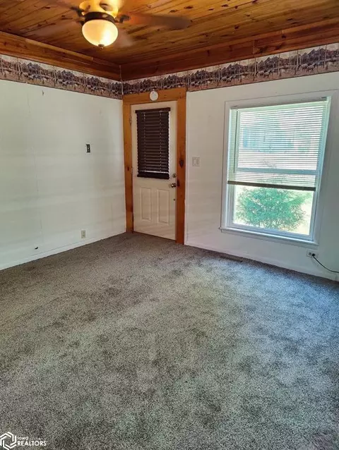 704 High St, Eldon, IA 52554 photo 12