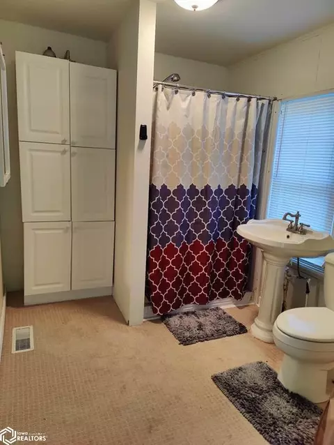 704 High St, Eldon, IA 52554 photo 15