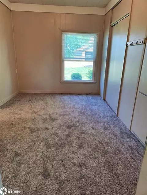 704 High St, Eldon, IA 52554 photo 17