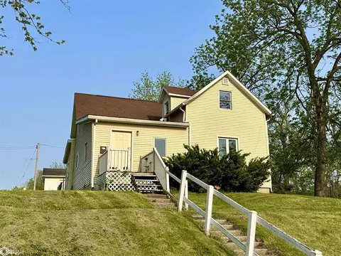 721 Center St, Grinnell, IA 50112