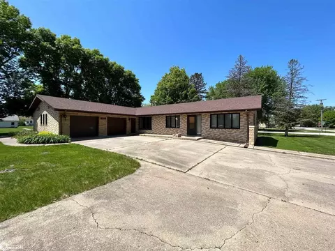 301 N Cameron Ave, Graettinger, IA 51342