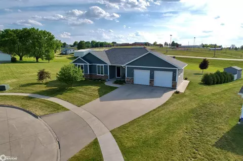 106 Link Circle Dr, Brooklyn, IA 52211