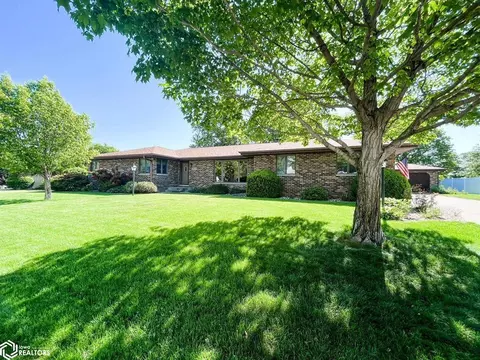 3104 Crystal Dr, Burlington, IA 52601