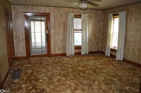 209 3rd St SW, Hampton, IA 50441 photo 11