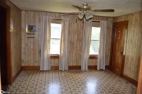 209 3rd St SW, Hampton, IA 50441 photo 7