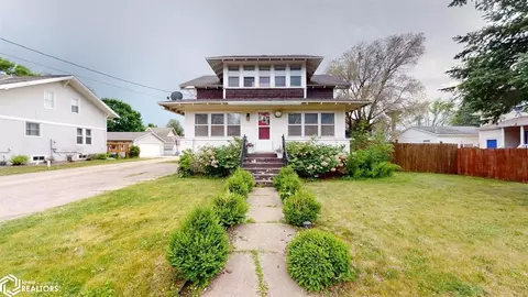 109 N Lincoln St, Sheffield, IA 50475