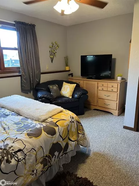 511 E Pershing Dr, Brooklyn, IA 52211 photo 17