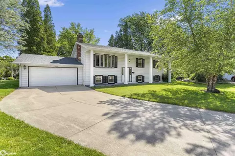 812 Cindy Dr, Burlington, IA 52601