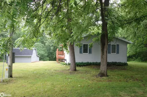 4305-4304 Shady Dr, Brooklyn, IA 52211