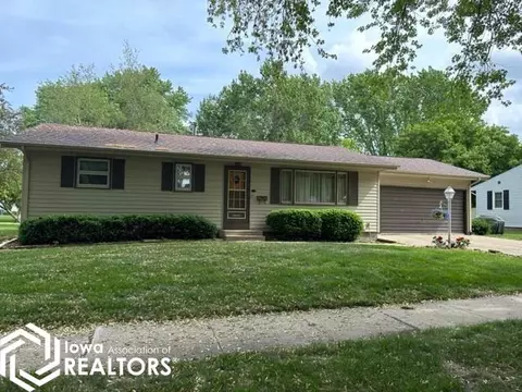 1609 E Linden St, Algona, IA 50511