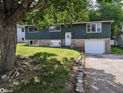 508 1st St N, Dakota City, IA 50529