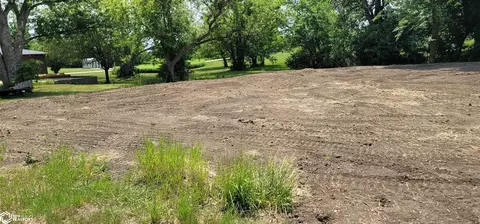 208 W Clark St, Orient, IA 50858