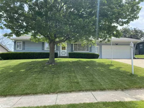 1304 S 3rd Ave, Marshalltown, IA 50158