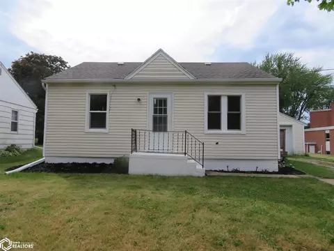 501 Maple Ave, Schleswig, IA 51461