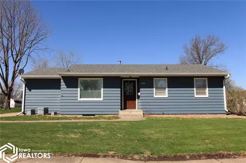 1523 Prairie St, Grinnell, IA 50112