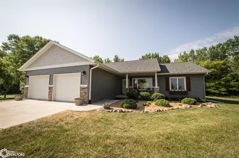 4611 260th St, Clear Lake, IA 50428