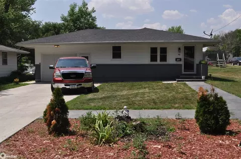 102 S West St, Carroll, IA 51401
