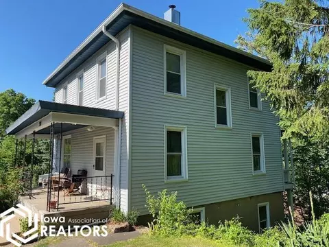 700 S Third St, Burlington, IA 52601 photo 2