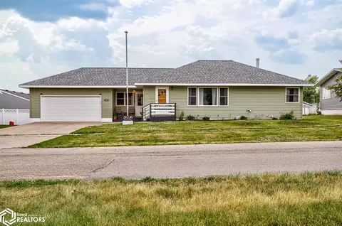 305 N Pearl St, Zearing, IA 50278