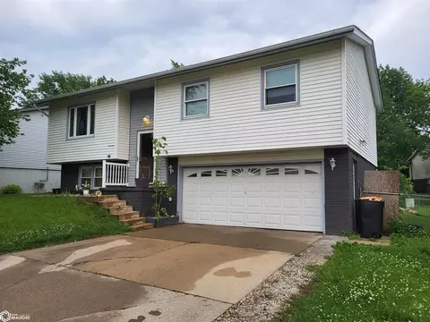 1304 Larkfield Ct, Marshalltown, IA 50158