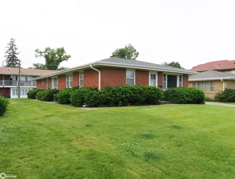 704 W Main St, Marshalltown, IA 50158