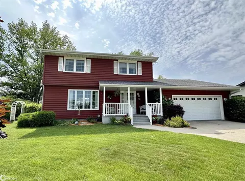 1819 Spring St, Grinnell, IA 50112