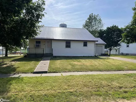 212 S Clark St, Winfield, IA 52659