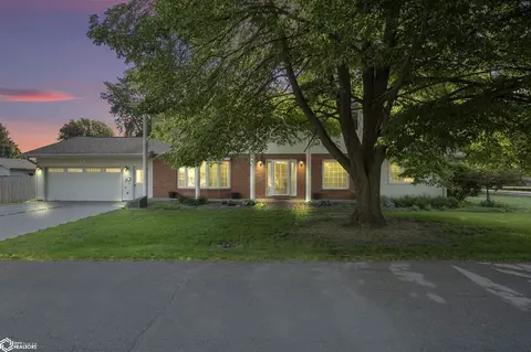 205 3rd Ave, Sully, IA 50251