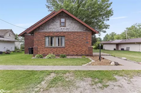 103 E Main, Wayland, IA 52654