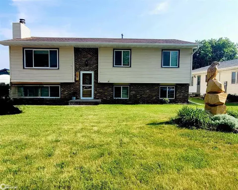 104 16th Ave E, Oskaloosa, IA 52577