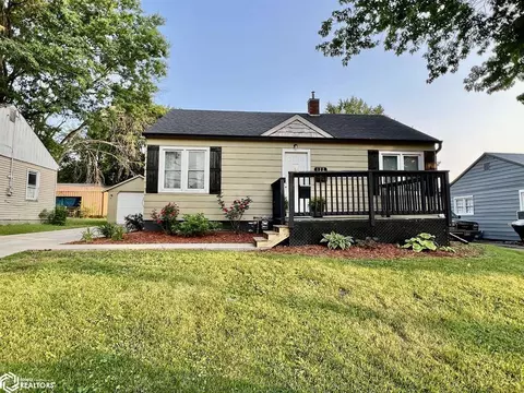 122 13th Ave E, Oskaloosa, IA 52577