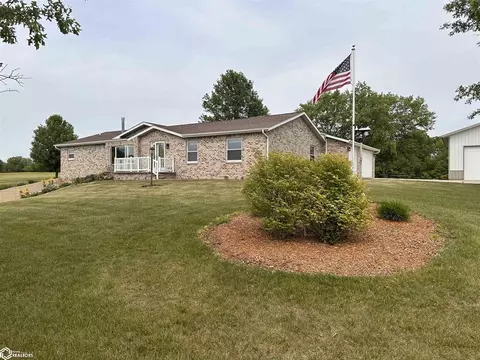 416 N Hy Vee Rd, Chariton, IA 50049