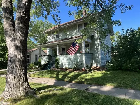 410 N Court St, Fairfield, IA 52556