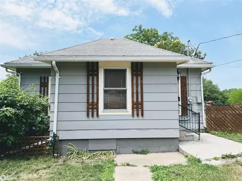 300 S 9th St, Fairfield, IA 52556