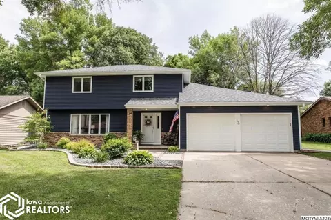 13 Sumac Rd, Mason City, IA 50401