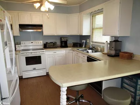 341 Park Dr, Hamilton, IL 62341 photo 9