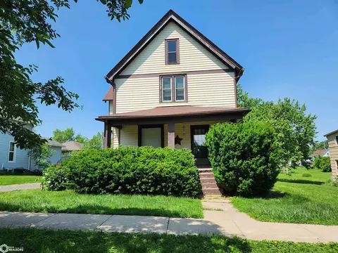 615 High St, Grinnell, IA 50112