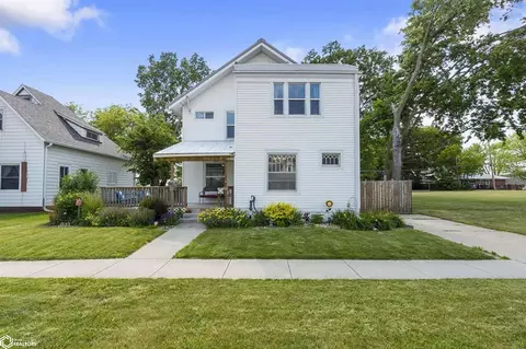 1312 8th St, Nevada, IA 50201