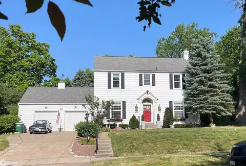50 N Park St, Fairfield, IA 52556