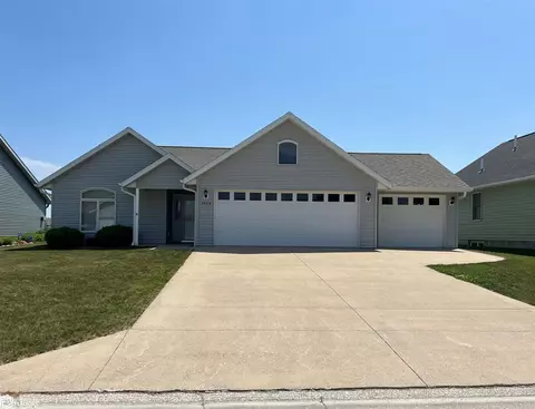 1614 Edgewood Dr, Carroll, IA 51401